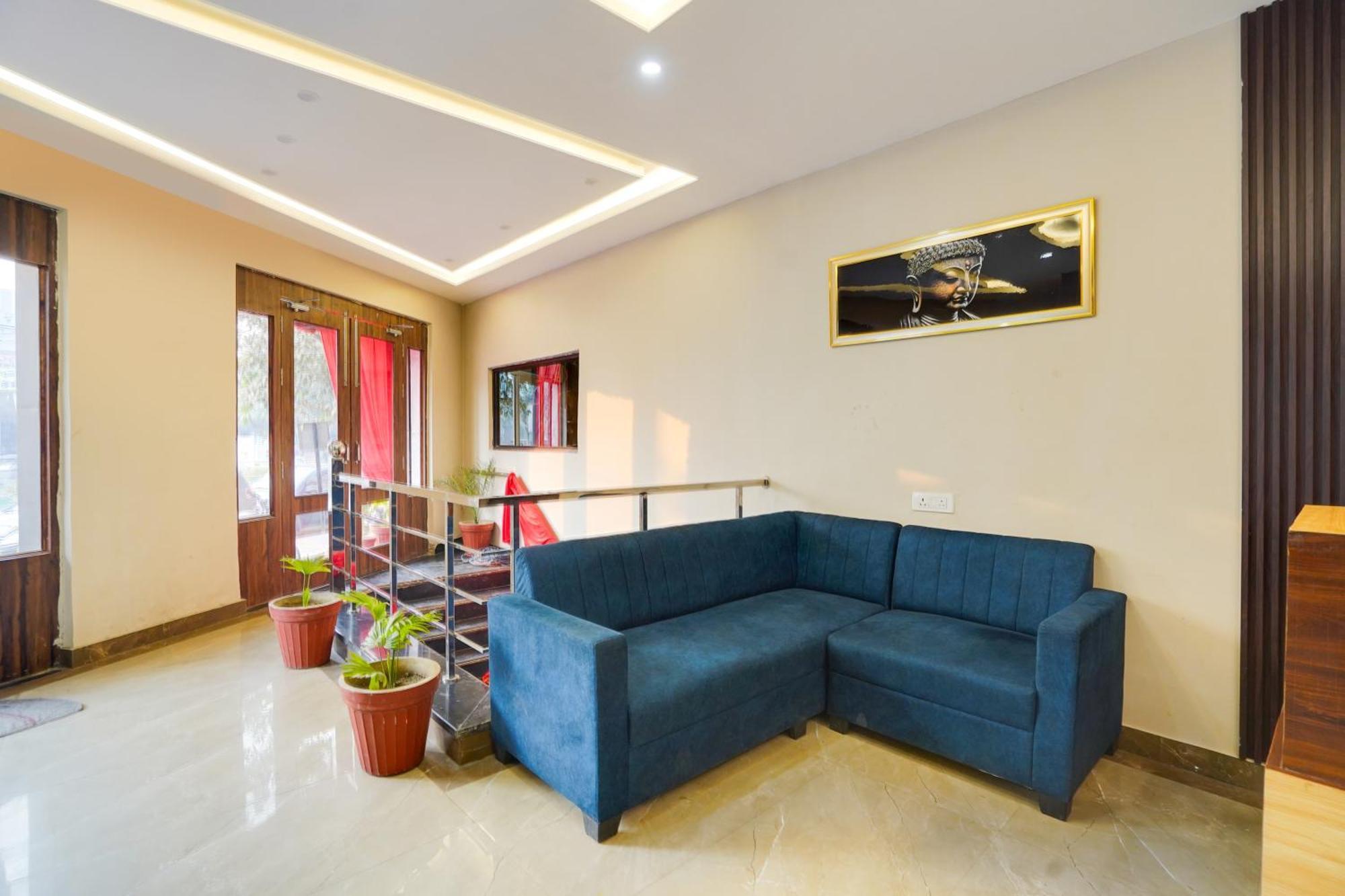Hotel Super Townhouse The Royal Casa Ghaziabad Esterno foto
