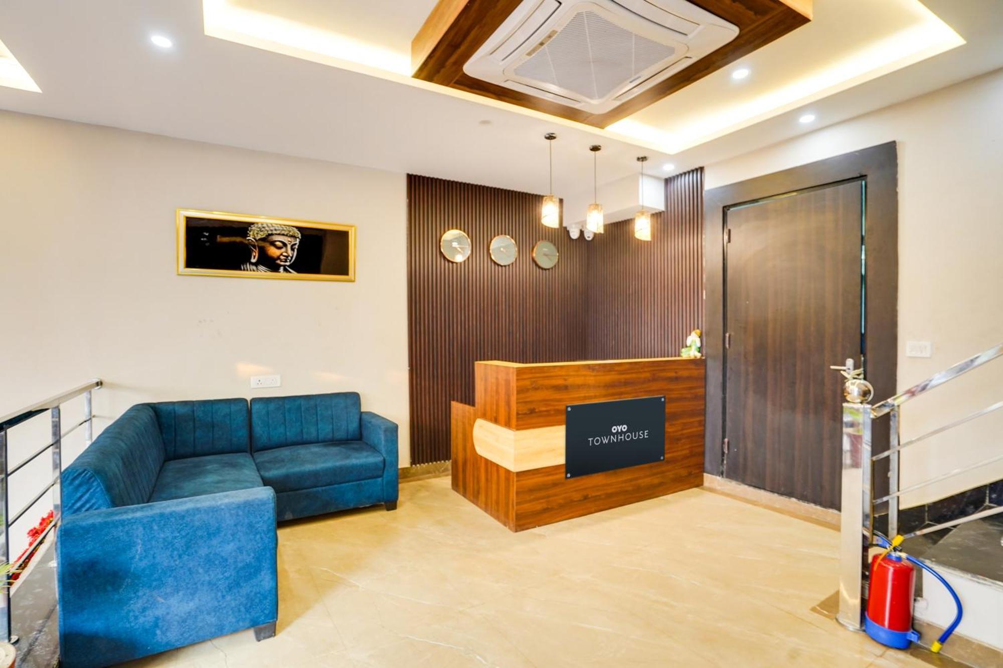 Hotel Super Townhouse The Royal Casa Ghaziabad Esterno foto