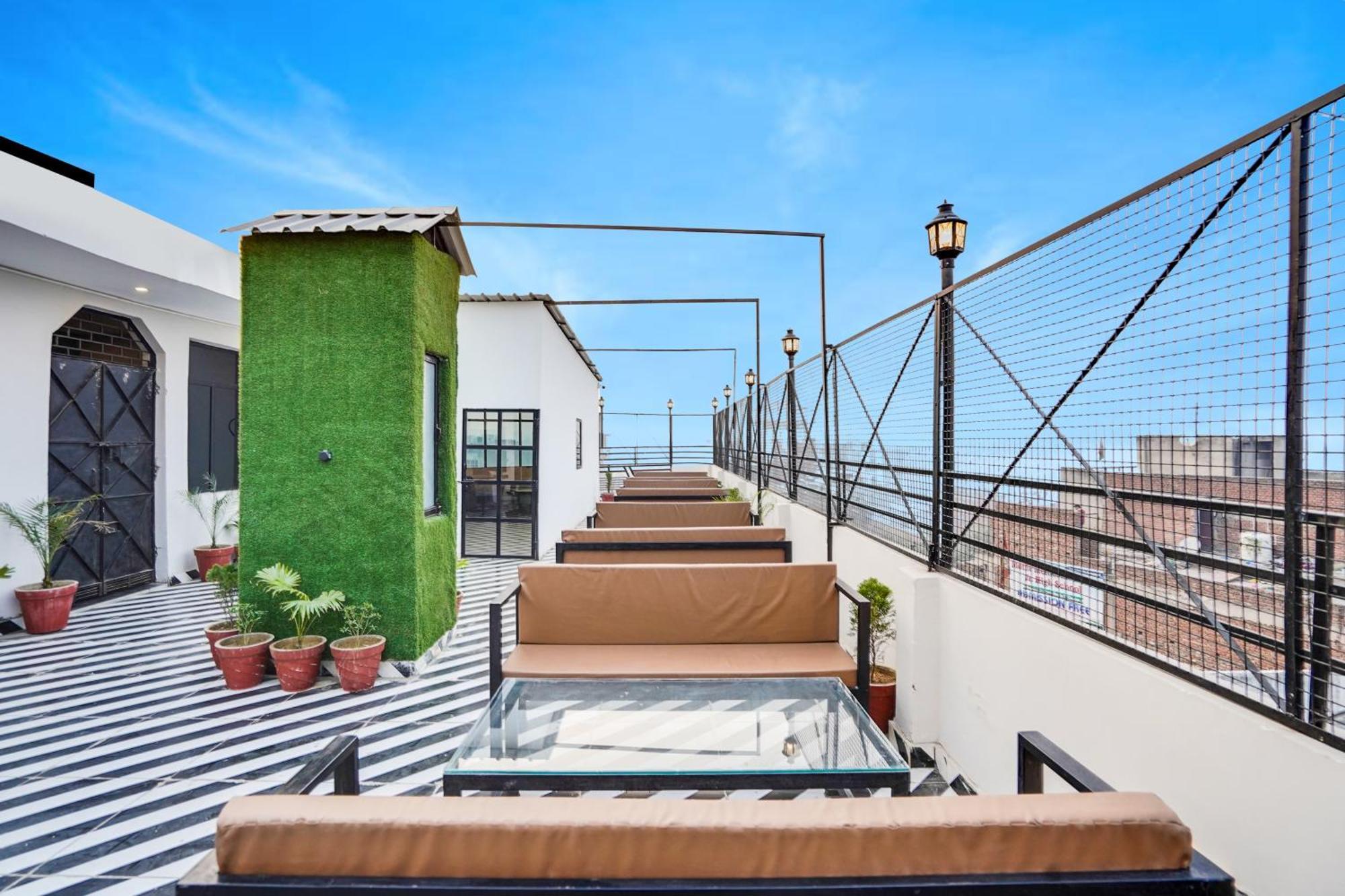 Hotel Super Townhouse The Royal Casa Ghaziabad Esterno foto
