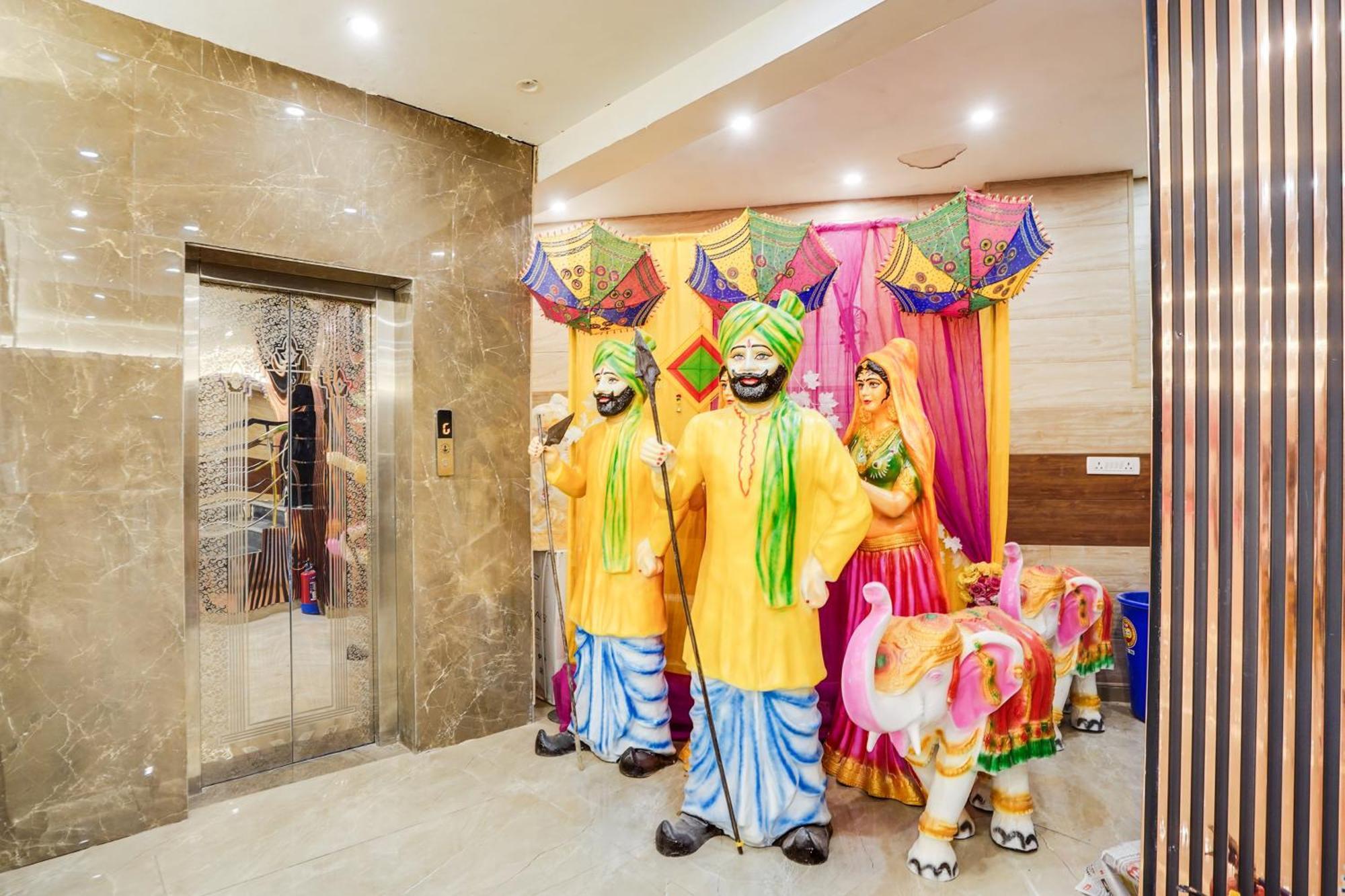Hotel Super Townhouse The Royal Casa Ghaziabad Esterno foto