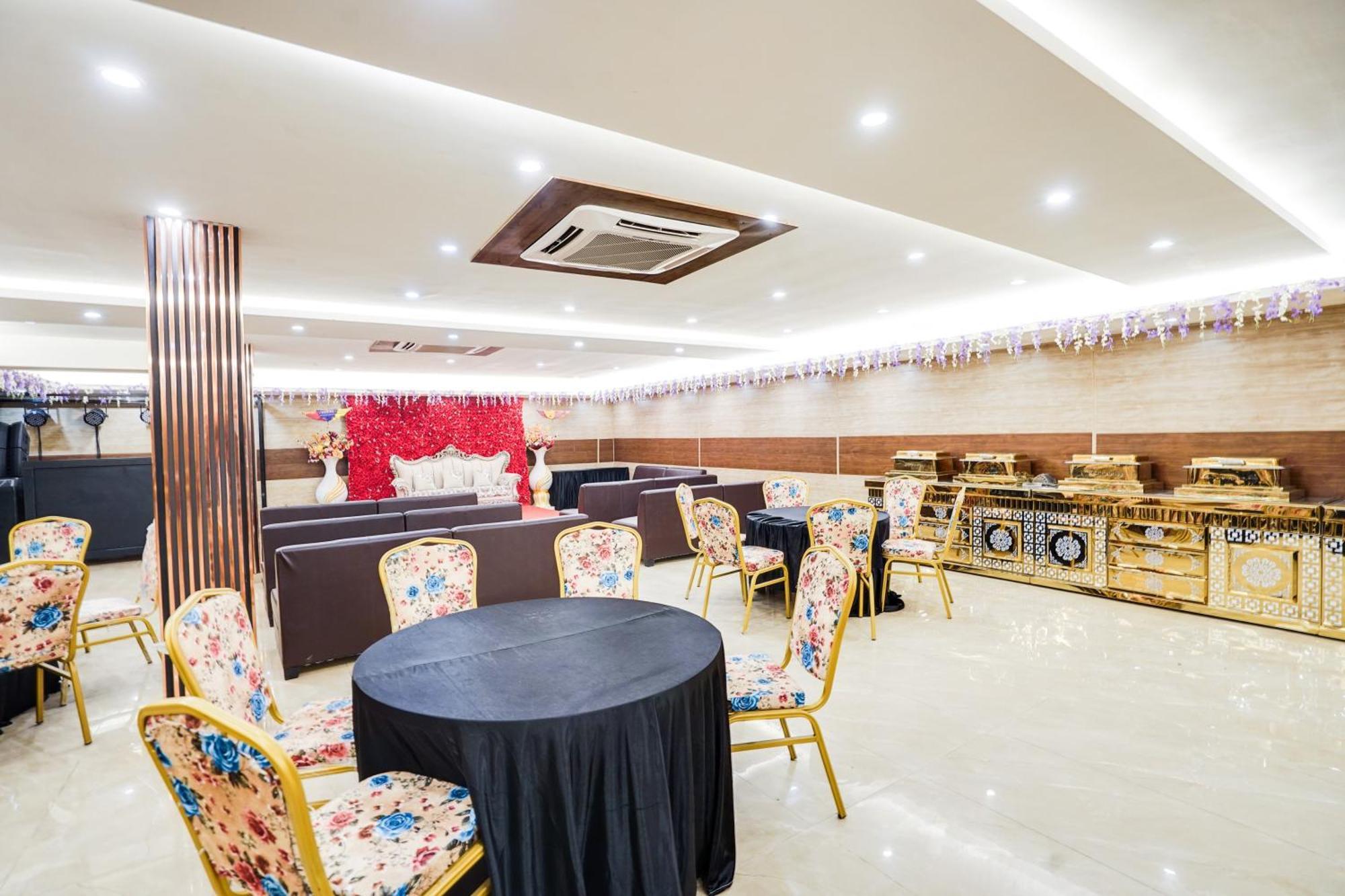 Hotel Super Townhouse The Royal Casa Ghaziabad Esterno foto