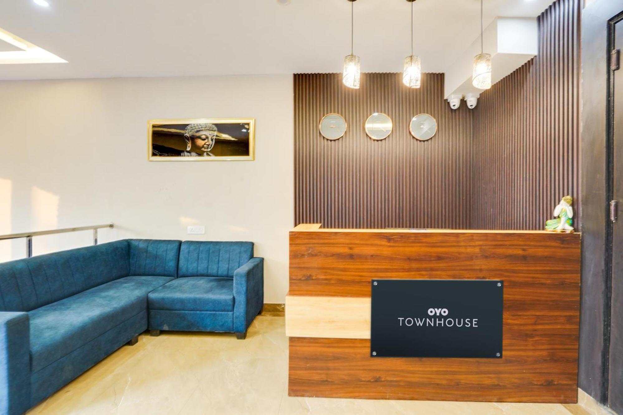 Hotel Super Townhouse The Royal Casa Ghaziabad Esterno foto